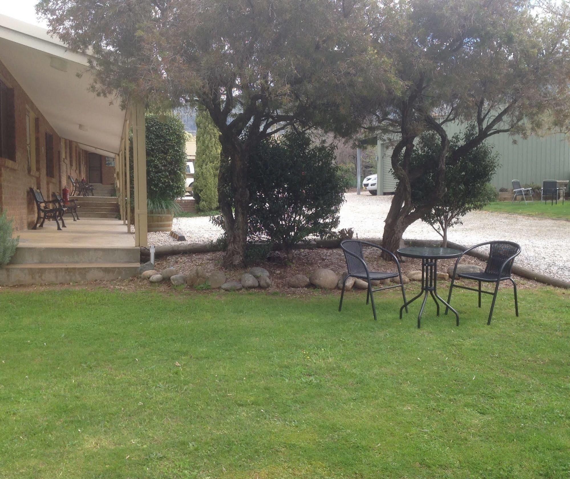 Bogong Moth Motel Mount Beauty Exterior foto