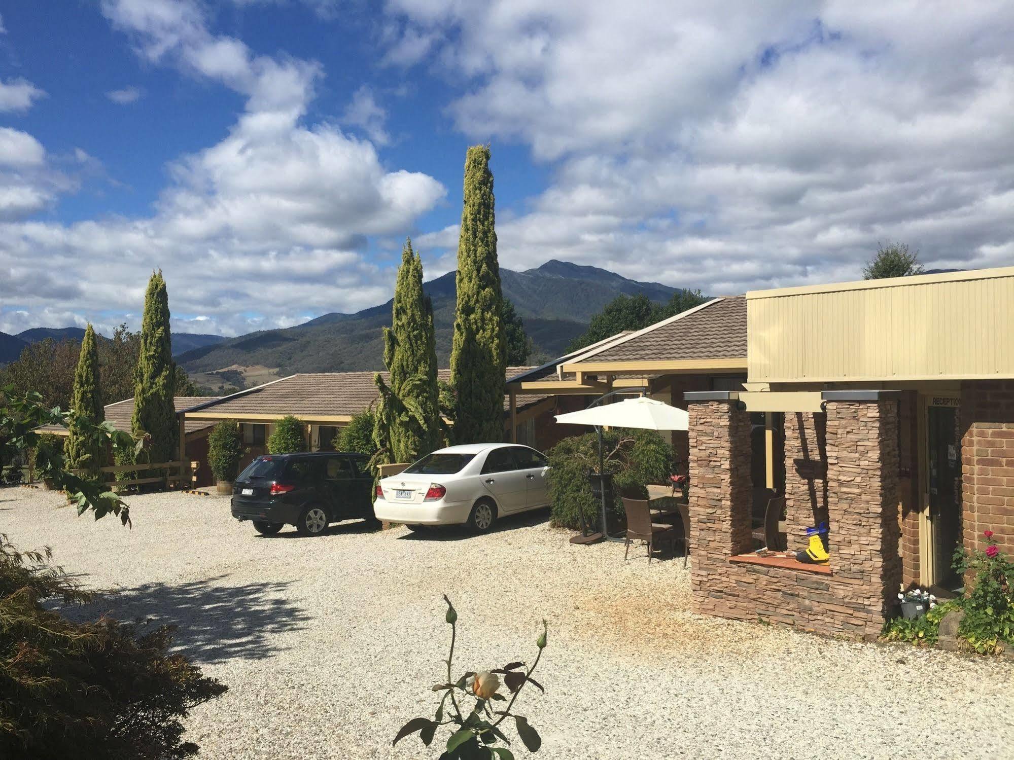 Bogong Moth Motel Mount Beauty Exterior foto
